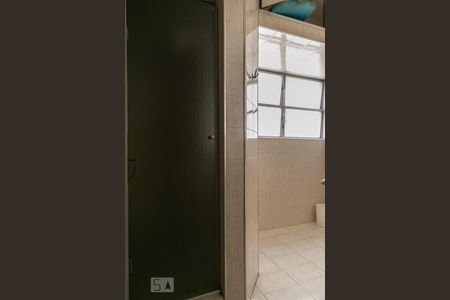 Banheiro de apartamento para alugar com 1 quarto, 62m² em Itararé, São Vicente