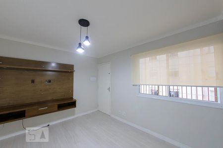 Sala de apartamento para alugar com 2 quartos, 45m² em Jardim Guilhermino, Guarulhos