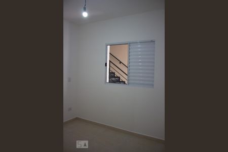 Quarto 1 de apartamento para alugar com 2 quartos, 44m² em Vila Siria, São Paulo