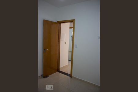 Quarto 2 de apartamento para alugar com 2 quartos, 44m² em Vila Siria, São Paulo