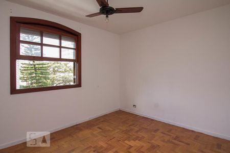 Casa à venda com 239m², 3 quartos e 3 vagas Casa à venda com 239m², 3 quartos e 3 vagasQuarto 3