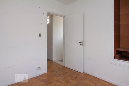 Casa à venda com 239m², 3 quartos e 3 vagas Casa à venda com 239m², 3 quartos e 3 vagasQuarto 2