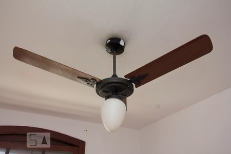 Casa à venda com 239m², 3 quartos e 3 vagas Casa à venda com 239m², 3 quartos e 3 vagasQuarto Suíte