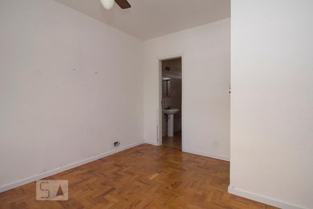 Casa à venda com 239m², 3 quartos e 3 vagas Casa à venda com 239m², 3 quartos e 3 vagasQuarto Suíte