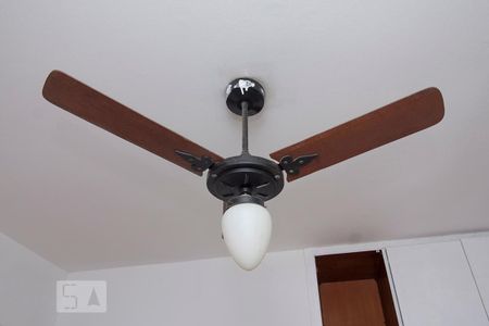 Casa à venda com 239m², 3 quartos e 3 vagas Casa à venda com 239m², 3 quartos e 3 vagasQuarto 2