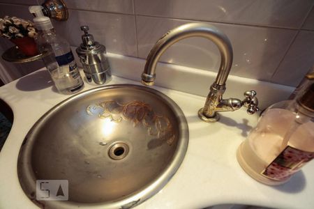 Lavabo  de casa à venda com 3 quartos, 235m² em Jardim Textil, São Paulo