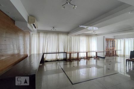 Apartamento para alugar com 42m², 1 quarto e sem vaga Apartamento para alugar com 42m², 1 quarto e sem vagaÁrea comum - Salão de festas