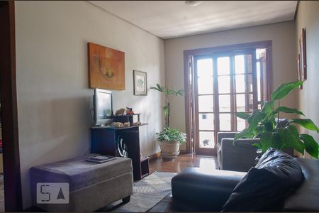 Sala de TV de casa à venda com 3 quartos, 358m² em Nonoai, Porto Alegre