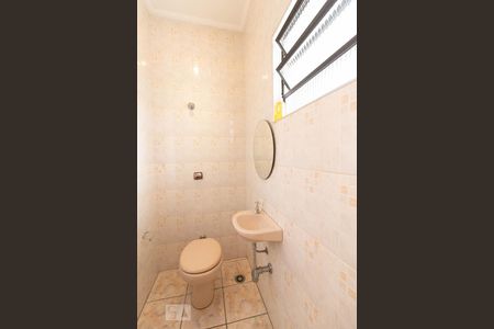 Lavabo de casa para alugar com 3 quartos, 191m² em Vila Mazzei, São Paulo