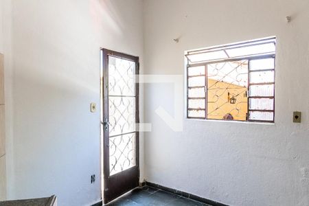 Cozinha de kitnet/studio para alugar com 1 quarto, 50m² em Minaslândia (p Maio), Belo Horizonte