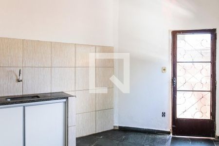 Cozinha de kitnet/studio para alugar com 1 quarto, 50m² em Minaslândia (p Maio), Belo Horizonte