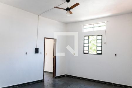 Sala/Quarto de kitnet/studio para alugar com 1 quarto, 50m² em Minaslândia (p Maio), Belo Horizonte