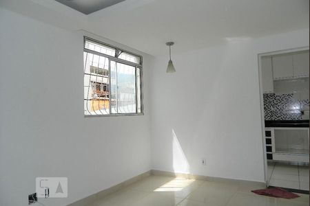 Sala de apartamento para alugar com 2 quartos, 50m² em Piratininga, Belo Horizonte