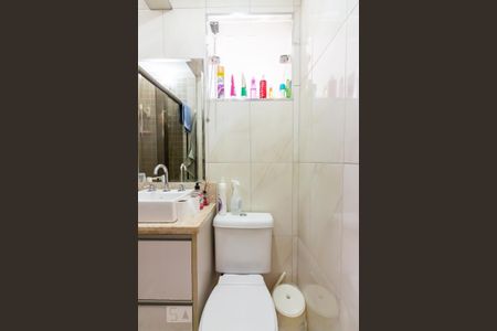 Apartamento à venda com 77m², 2 quartos e 1 vaga Apartamento à venda com 77m², 2 quartos e 1 vagaBanheiro