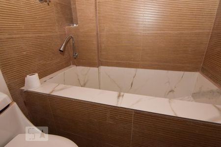 Apartamento para alugar com 60m², 1 quarto e sem vaga Apartamento para alugar com 60m², 1 quarto e sem vagaBanheiro da Suíte