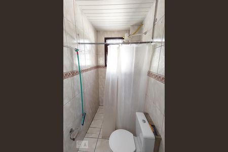 Banheiro de kitnet/studio para alugar com 1 quarto, 15m² em São Miguel, São Leopoldo