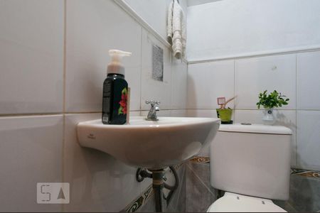 Lavabo de casa de condomínio para alugar com 2 quartos, 70m² em Vila Guaca, São Paulo