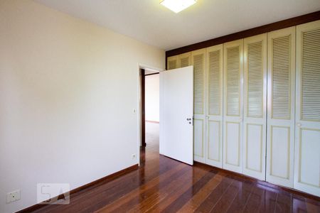 Quarto 1 de apartamento para alugar com 2 quartos, 70m² em Umuarama, Osasco