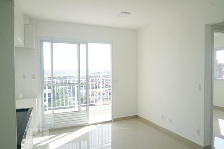 Sala, Cozinha e Lavanderia de apartamento para alugar com 2 quartos, 40m² em Vila Ré, São Paulo