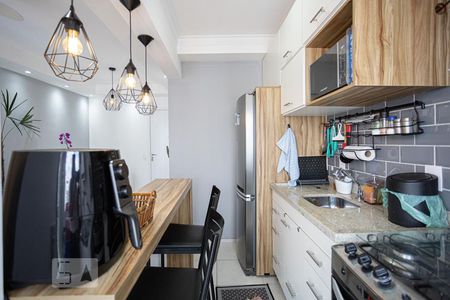 Cozinha de apartamento para alugar com 1 quarto, 35m² em Presidente Altino, Osasco