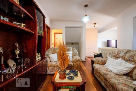 Sala 3 de casa para alugar com 4 quartos, 300m² em Vila Mazzei, São Paulo