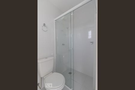 Banheiro da Suíte de apartamento para alugar com 1 quarto, 30m² em Cidade Industrial de Curitiba, Curitiba