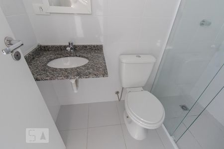Banheiro da Suíte de apartamento para alugar com 1 quarto, 30m² em Cidade Industrial de Curitiba, Curitiba
