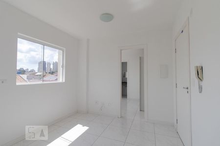 Sala e Cozinha de apartamento para alugar com 1 quarto, 30m² em Cidade Industrial de Curitiba, Curitiba