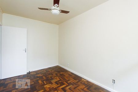 QUARTO de apartamento à venda com 1 quarto, 48m² em Vila Ipiranga, Porto Alegre