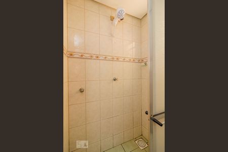 Banheiro de apartamento para alugar com 1 quarto, 30m² em Vila João Pessoa, Porto Alegre