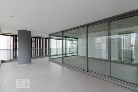 Varanda Sala de apartamento à venda com 4 quartos, 251m² em Moema, São Paulo