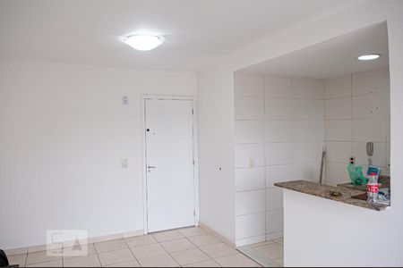 Sala de apartamento para alugar com 3 quartos, 66m² em Taquara, Rio de Janeiro