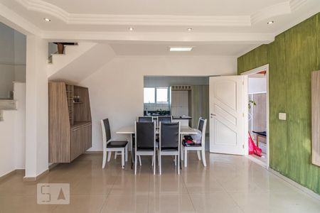 Sala de casa de condomínio para alugar com 3 quartos, 120m² em Parque Viana, Barueri