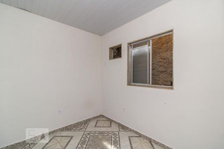 Quarto  de kitnet/studio para alugar com 1 quarto, 40m² em Marechal Hermes, Rio de Janeiro