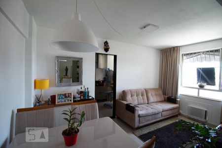 Sala de apartamento para alugar com 2 quartos, 62m² em São Lourenço, Niterói