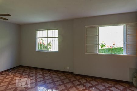 Sala de apartamento para alugar com 2 quartos, 70m² em Vila Marieta, Campinas