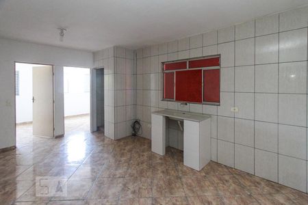 Sala e cozinha de apartamento para alugar com 2 quartos, 40m² em Jardim Paraguaçu, São Paulo