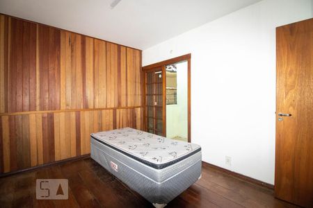 Quarto 1 de casa para alugar com 3 quartos, 420m² em Passo da Areia, Porto Alegre