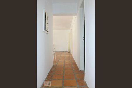 Corredor de apartamento para alugar com 3 quartos, 120m² em Vila Alzira, Guarujá