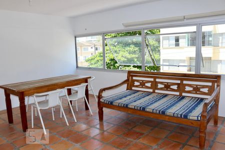 Sala de apartamento para alugar com 3 quartos, 120m² em Vila Alzira, Guarujá