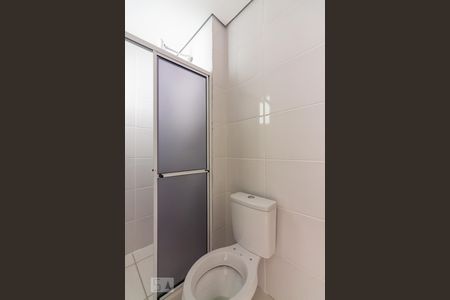 Banheiro de apartamento para alugar com 1 quarto, 30m² em Presidente Altino, Osasco