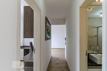 Corredor de apartamento para alugar com 3 quartos, 60m² em Tingui, Curitiba