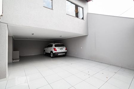 Casa à venda com 197m², 3 quartos e 4 vagas Casa à venda com 197m², 3 quartos e 4 vagasGaragem