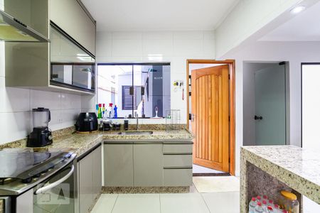 Casa à venda com 197m², 3 quartos e 4 vagas Casa à venda com 197m², 3 quartos e 4 vagasCozinha