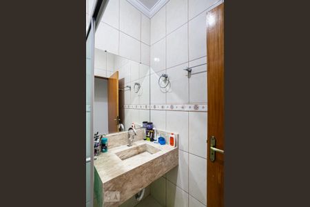 Casa à venda com 197m², 3 quartos e 4 vagas Casa à venda com 197m², 3 quartos e 4 vagasBanheiro