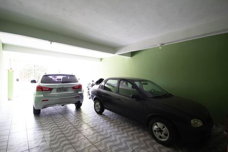 Casa de condomínio à venda com 167m², 2 quartos e 4 vagas Casa de condomínio à venda com 167m², 2 quartos e 4 vagasGaragem
