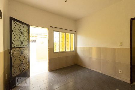 Sala de casa para alugar com 2 quartos, 70m² em Campo Grande, Rio de Janeiro