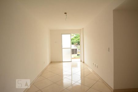 Sala de apartamento para alugar com 2 quartos, 62m² em Váz Lobo, Rio de Janeiro