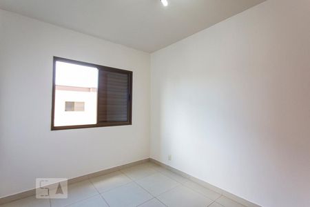 Suite de apartamento para alugar com 3 quartos, 110m² em Santa Maria, Uberlândia