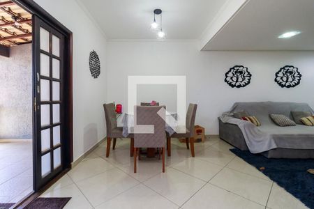 Sala de casa para alugar com 4 quartos, 170m² em Vila das Belezas, São Paulo